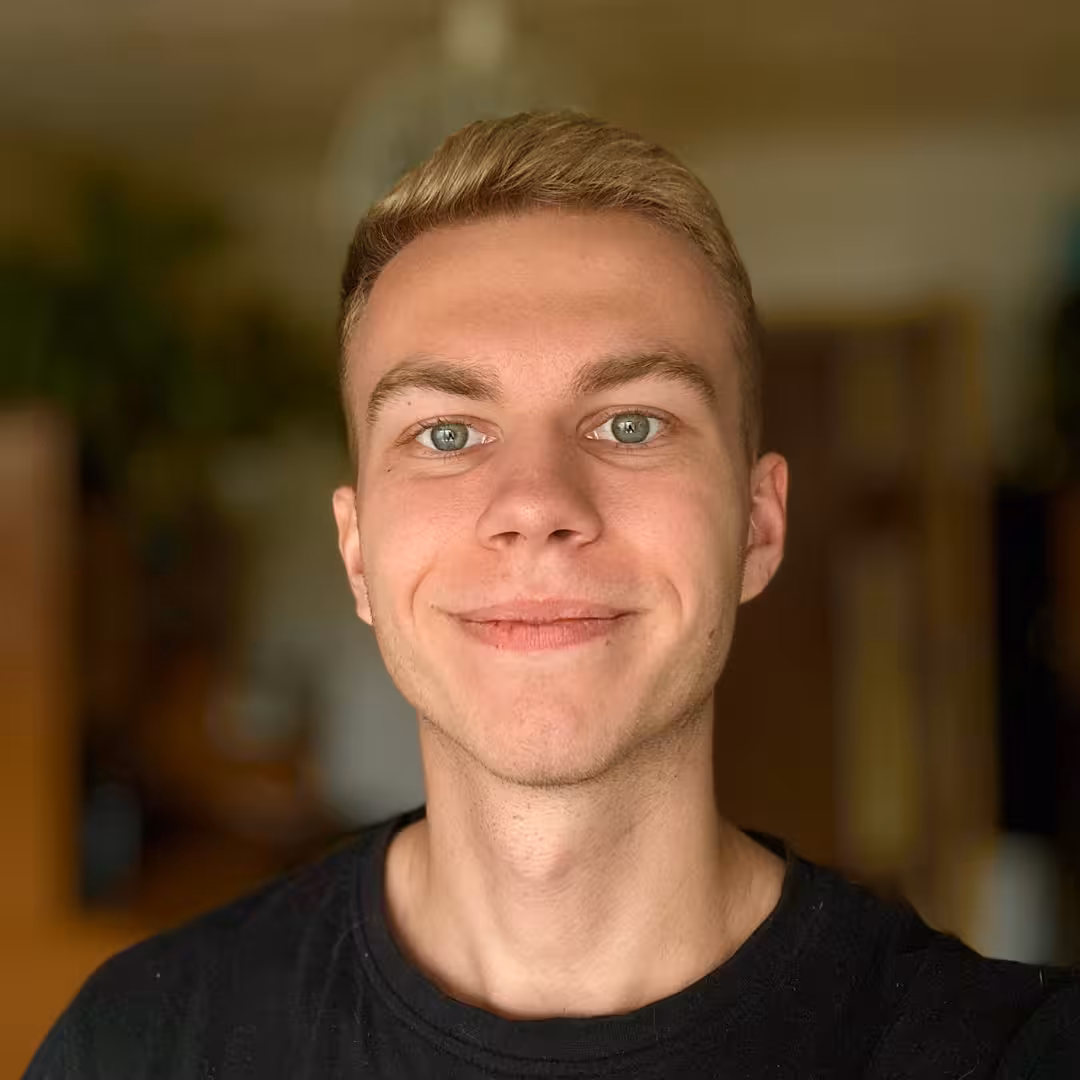 Adam Karczmarczyk – Studio Orange